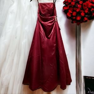 David's Bridal Sleeveless Cranberry Gown w Brooch